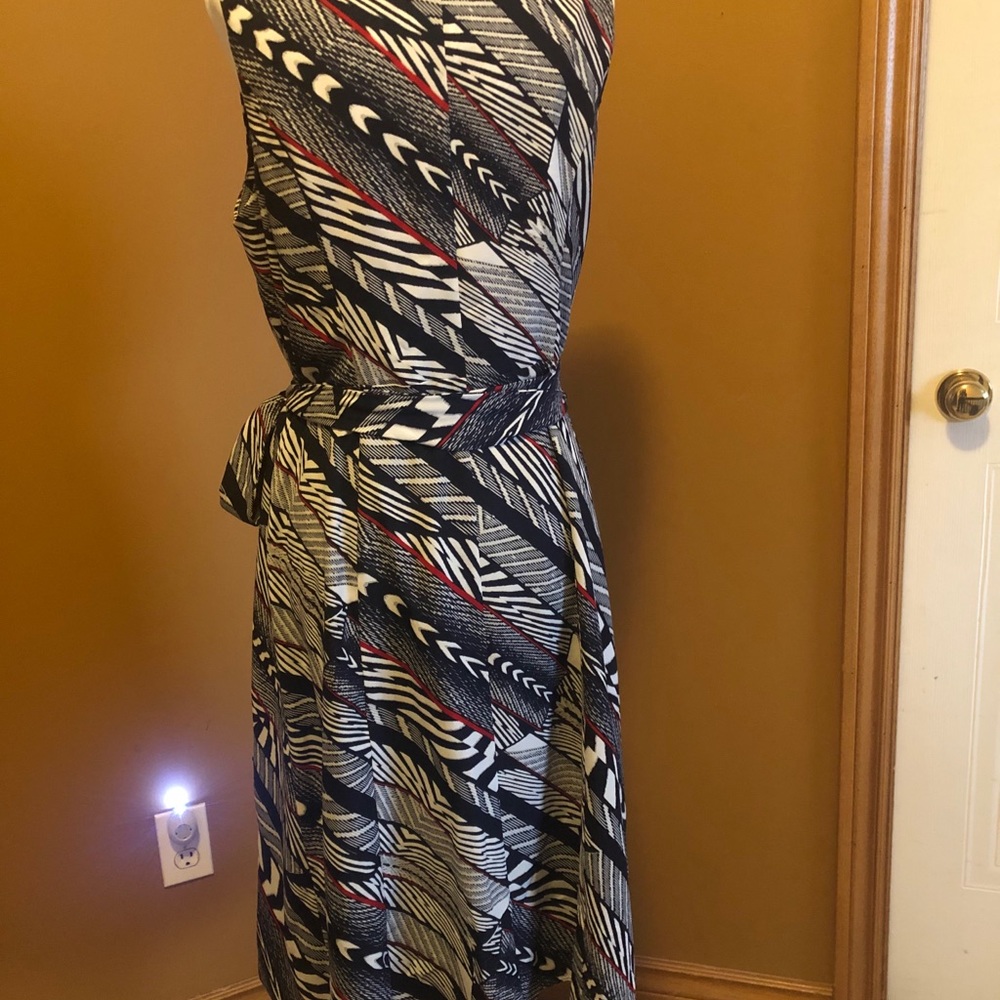 Dress - Picture 3 of 4